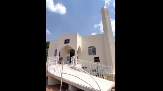 Ivan Gunawan Bangun Masjid Megah di Uganda, Netizen: Masya Allah