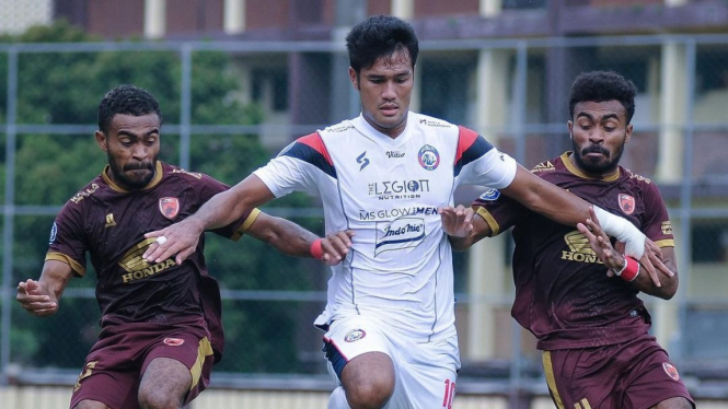Arema FC vs PSM Makassar