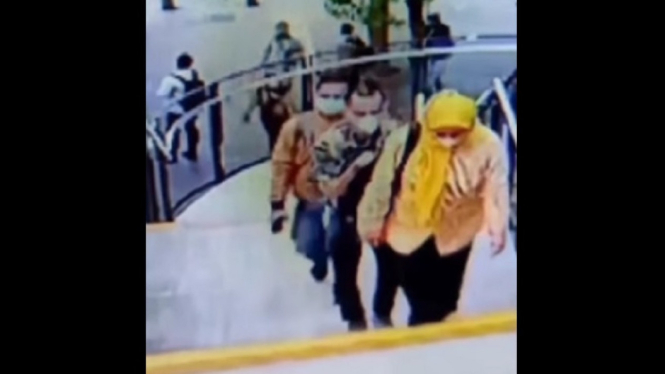 Video Viral Aksi Komplotan Copet di JPO Pinishi Sudirman, Jakarta