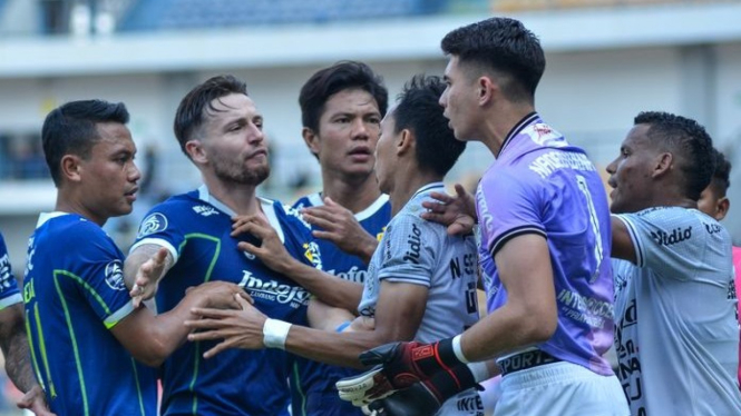 Laga Panas Persib Bandung vs Bali United