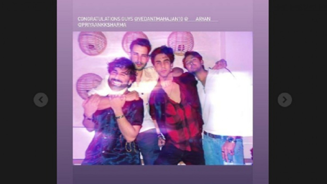 Aryan Khan dan teman-temannya saat pesta di kota