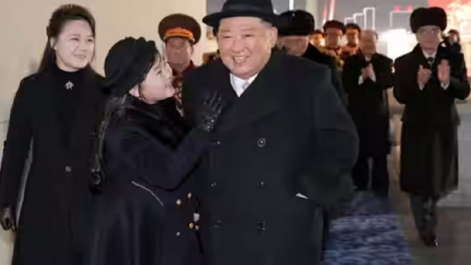 Kim Jong Un bersama Istri dan Putrinya