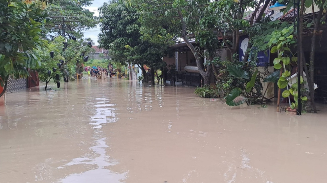 Perumahan Dinar Indah Terendam Banjir 2 Meter