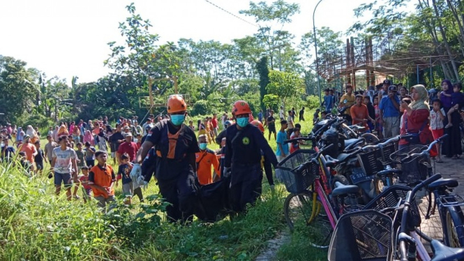 Heboh Penemuan Mayat Perempuan Tanpa Identitas di Sungai Sengkarang