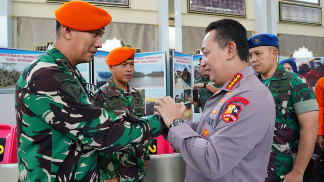 Kapolri Jenderal Listyo Sigit Prabowo apresiasi ke Tim SAR gabungan.