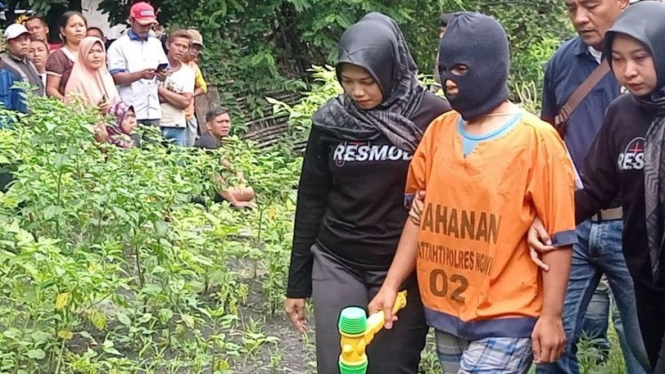 Rekonstruksi Kasus Pembunuhan Suami Oleh Istrinya Sendiri Di Ngawi