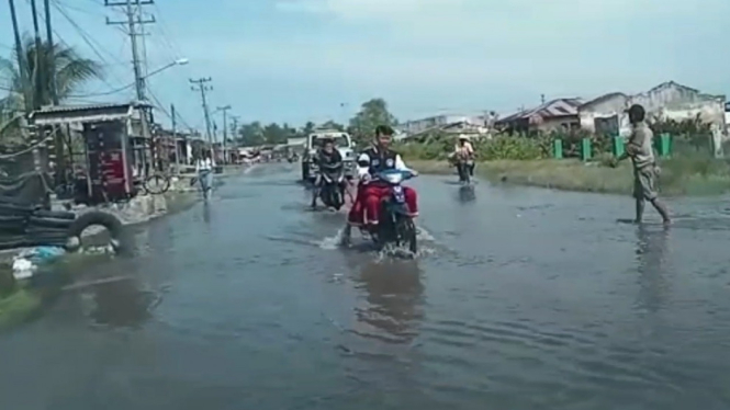 Banjir Rob Kembali Melanda Tiga Kecamatan di Kota Medan
