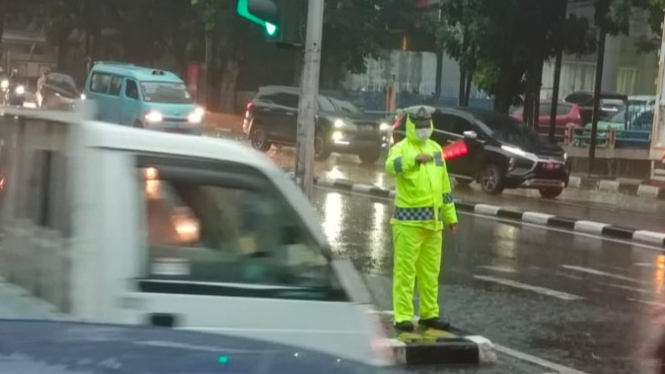 Sejumlah Ruas Jalan di Jakarta dan Sekitarnya Pagi Ini Diguyur Hujan