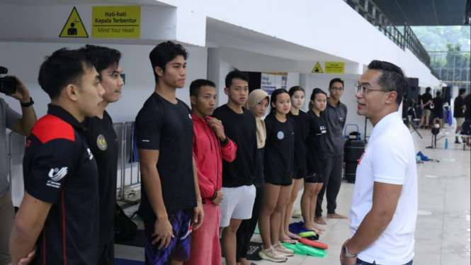 Ketum PB PRSI Anindya Bakrie Tinjau Seleksi Renang SEA Games