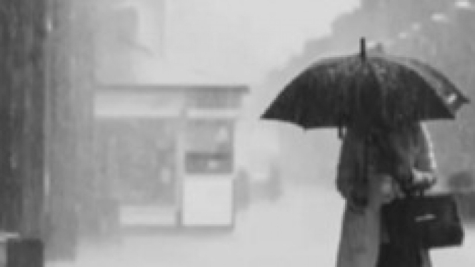 BMKG: Waspada Hujan Petir di Jakbar dan Jaksel di Siang Hari