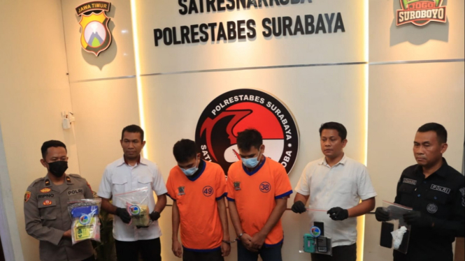 Bawa Sabu 1 Kg, Kakak Adik Dibekuk Polisi Surabaya