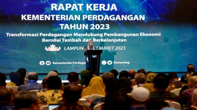 Mendag Zulkifli Hasan saat membuka Raker Kemendag 2023 di Lampung