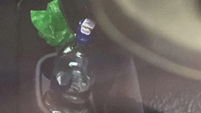 Penampakan botol minuman keras di mobil Rubicon Mario Dandy.
