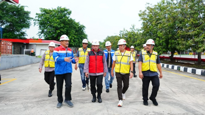 Kapolri Jenderal Listyo Sigit Prabowo di depo Plumpang, Jakarta Utara.