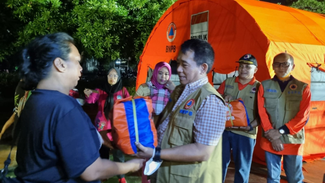 BNPB berikan bantuan ke pengungsi korban kebakaran depo Plumpang.