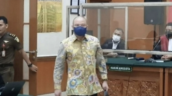 Irjen Teddy Minahasa di Pengadilan Negeri Jakarta Barat.