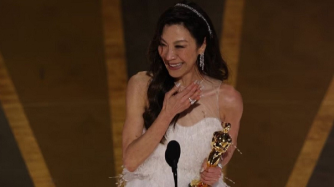 Michelle Yeoh Memenangkan Kategori Pemeran Wanita Terbaik Oscar 2023