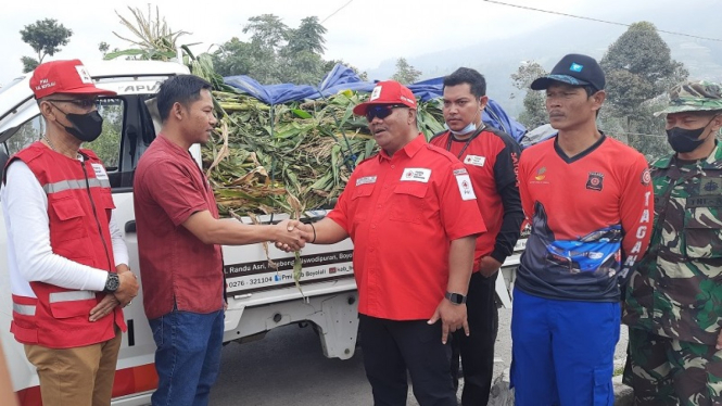 PMI Boyolali berikan bantuan kepada warga terdampak abu Merapi