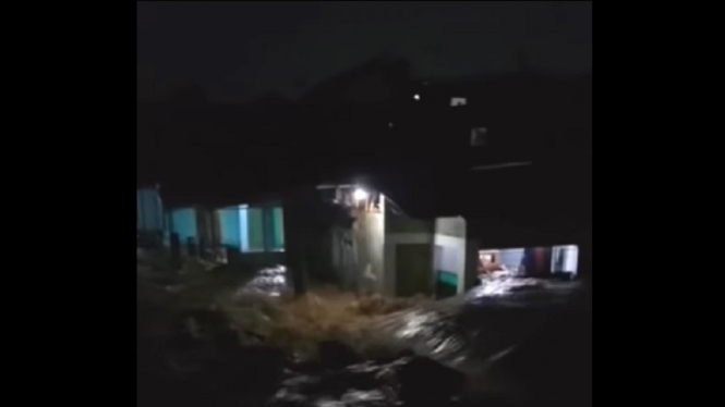 Banjir Bandang Terjang Cianjur, 100 Rumah Warga Terendam