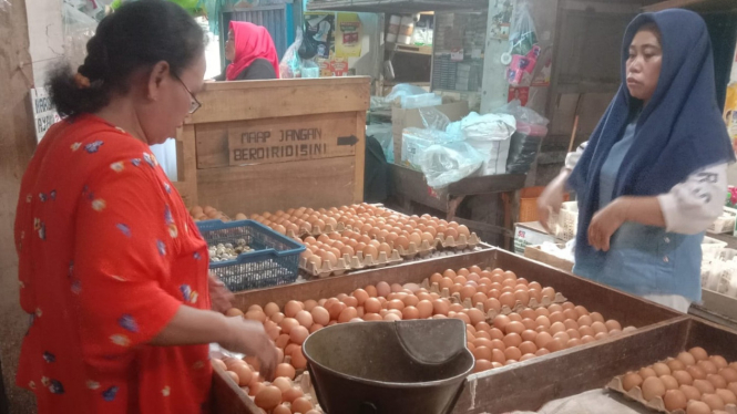 Pedagang telur di Pasar Way Kandis, Bandar Lampung