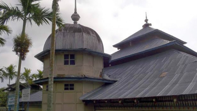 Masjid Keramat Pulau Tengah, Mesjid Tertua di Kerinci