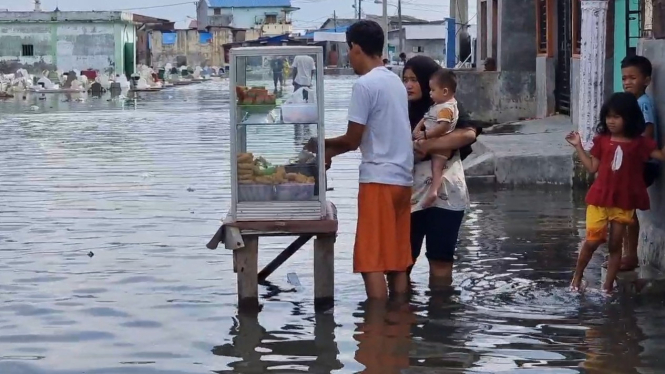 Hari Pertama Puasa, Ratusan Rumah di Belawan Terendam Banjir Rob