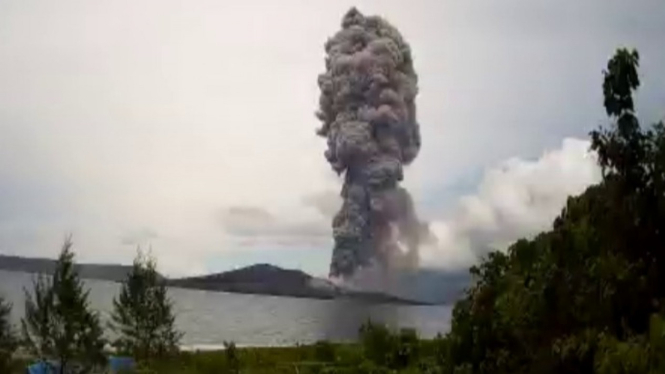 Gunung Anak Krakatau Erupsi, Ketinggian Abu Vulkanik 2.500 Meter