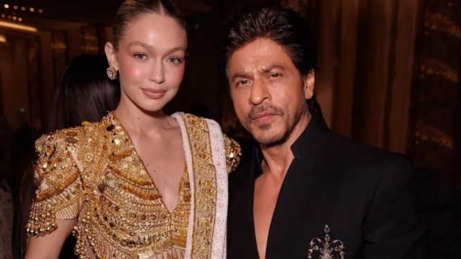 Shah Rukh Khan Pose Berdua Gigi Hadid