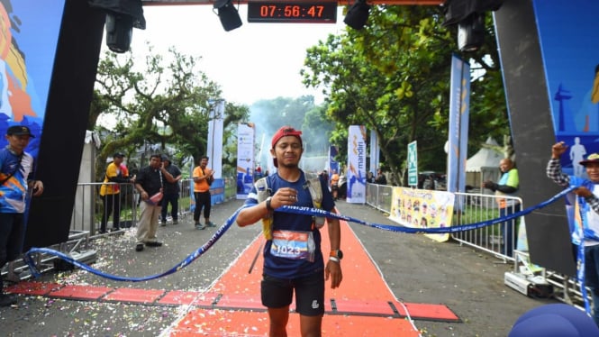 Pelari Bogor, Asep Gumilar Hidayat berhasil meraih rekor MURI