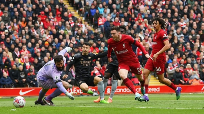 Drama 4 gol tercipta saat Liverpool kontra Arsenal berakhir 2-2