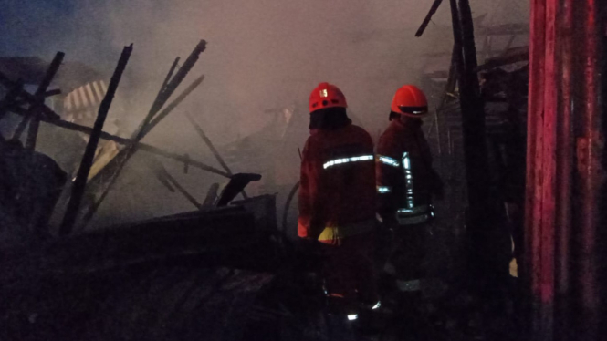 Korsleting Listrik, 3 Rumah dan 2 Kios di Bandung Ludes Terbakar