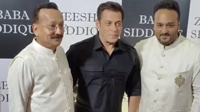 Video Penampakan Salman Khan Menghadiri Buka Puasa Bersama