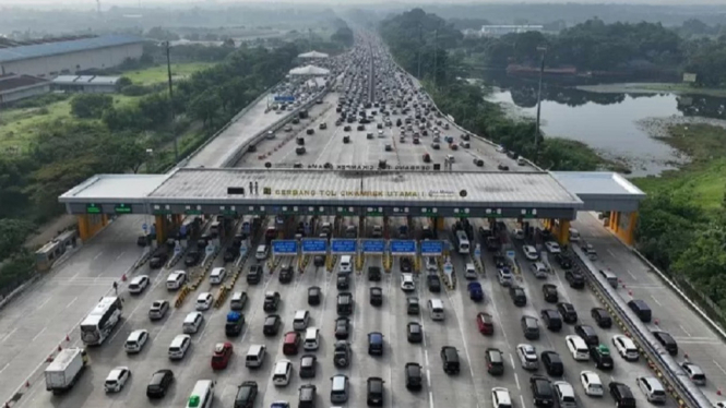 507.287 Kendaraan Tinggalkan Jakarta via GT Cikampek Utama