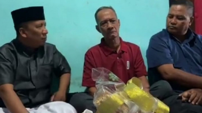 Jamil (Tengah) TKI yang Dipenjara Selama 40 Tahun di Malaysia