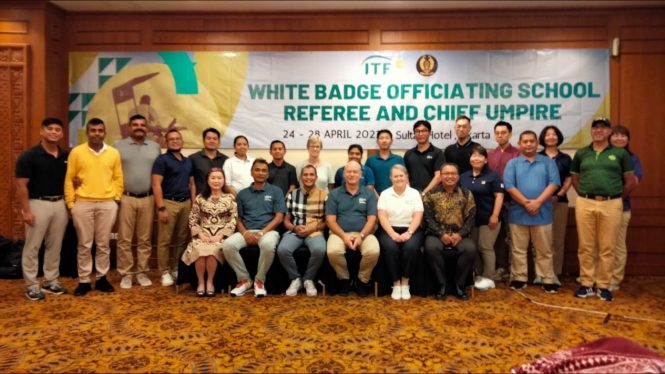 Prof. Eddy dan peserta ITF White Badge Officiating School