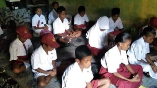 Sekolah Disegel, 2 Tahun Ratusan Siswa SD Negeri 01 Ambalau Terlantar