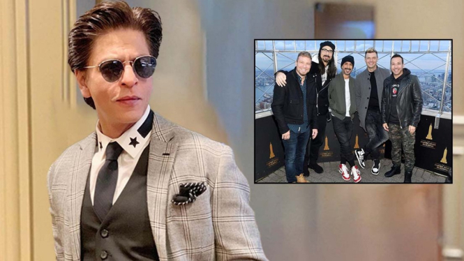 Fans yang didorong Shah Rukh Khan foto bareng Backstreet Boys