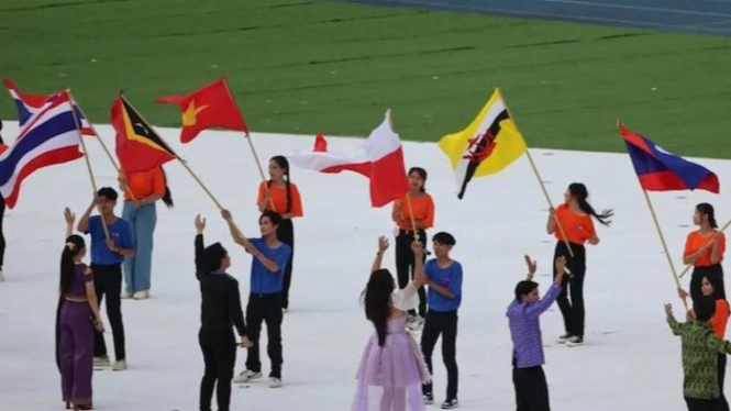 Bendera Indonesia Terbalik di Opening Ceremony SEA Games 2023