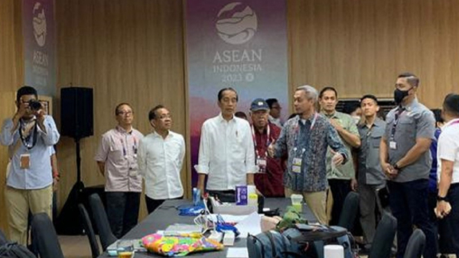 Presiden Jokowi Kunjungi Media Center KTT ke-42 ASEAN