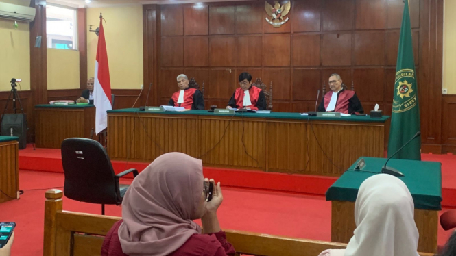 Sidang putusan banding eks Karo Paminal Polri Hendra Kurniawan.