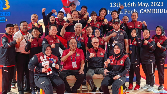 Tim Angkat Besi Indonesia Juara Umum SEA Games 2023