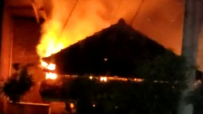 Akibat Korsleting Listrik, Sebuah Rumah di Tasikmalaya Terbakar