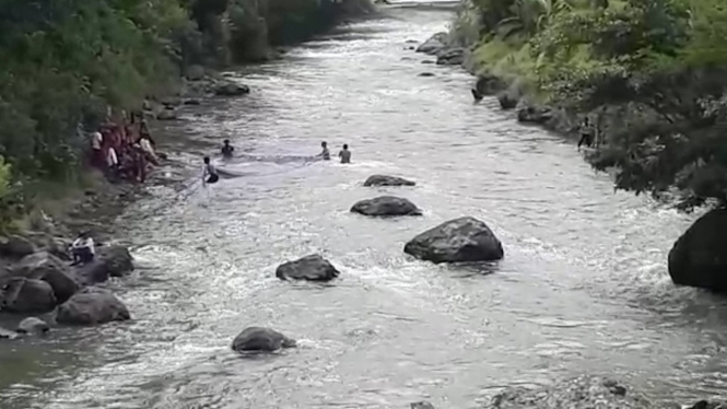 Tragis, Seorang Balita Tewas Terjebur ke Sungai
