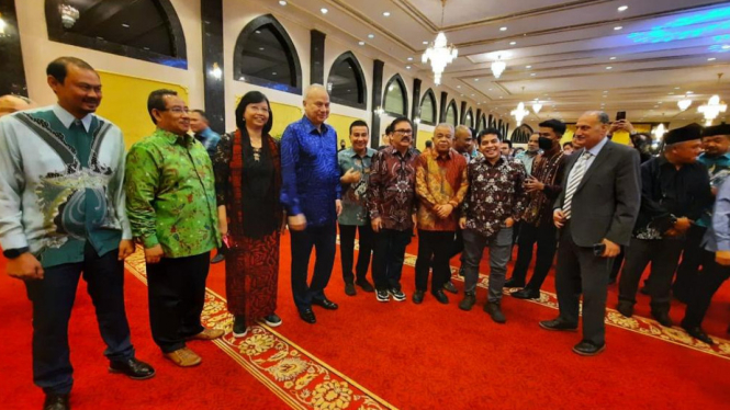 Jamuan Sultan Perak Malaysia Diiringi Alunan Musik Band Batak