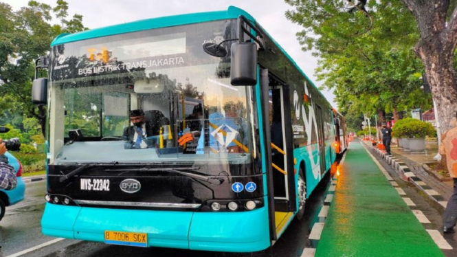 Bus Listrik VKTR TransJakarta Dapat Kurangi 5,5 Juta Kg Emisi CO2
