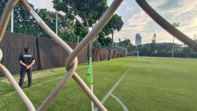 Latihan Timnas Indonesia di kawal ketat