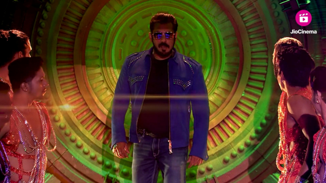 Salman Khan Memulai Bigg Boss OTT 2 dengan Lagu 'Hangover'