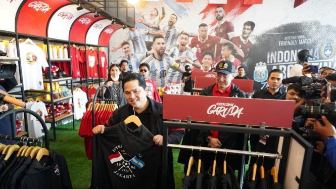 Erick Thohir berkunjung ke Garuda Store