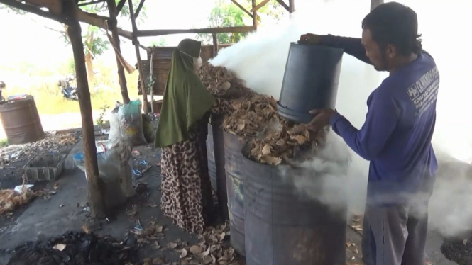 Proses Pembuatan Arang dari Batok Kelapa