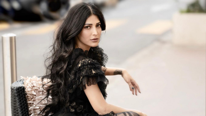 Dituduh Menghisap Ganja, Begini Reaksi Aktris Seksi Shruti Haasan